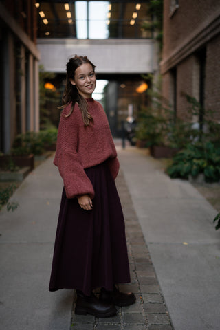 puck skirt velvet bordeaux
