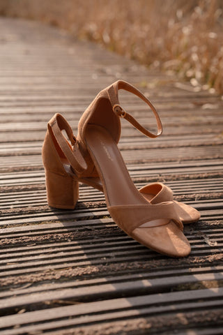 6200 suede camel heels