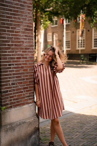 stripe short dress savinni light brown/pink – foto 3