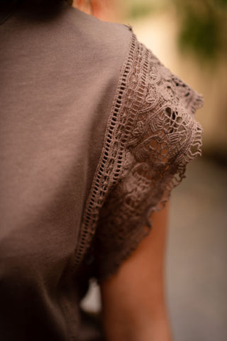 5401 brown lace liva