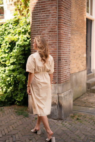 beige dress midi 839 silke – foto 4