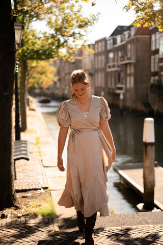 A VIEW - Sinda dress champagne wedding