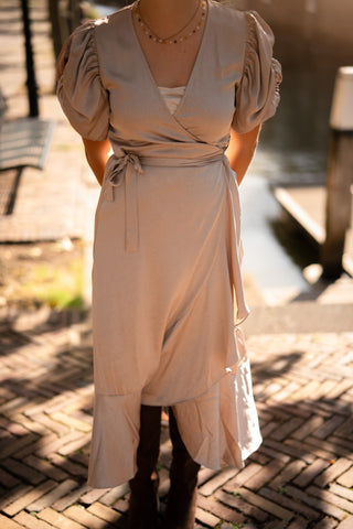 A VIEW - Sinda dress champagne wedding
