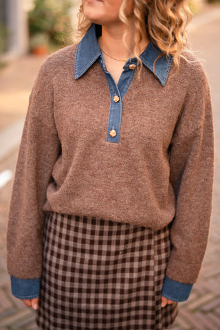 brown sweater kraag denim
