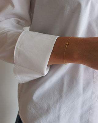 armbandje kruisje